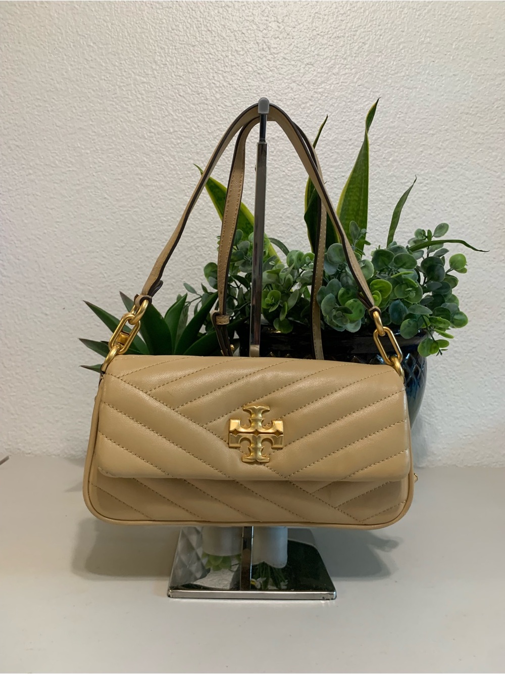 👜💕 Tory Burch Crossbody or Shoulder Tan Leather bag
